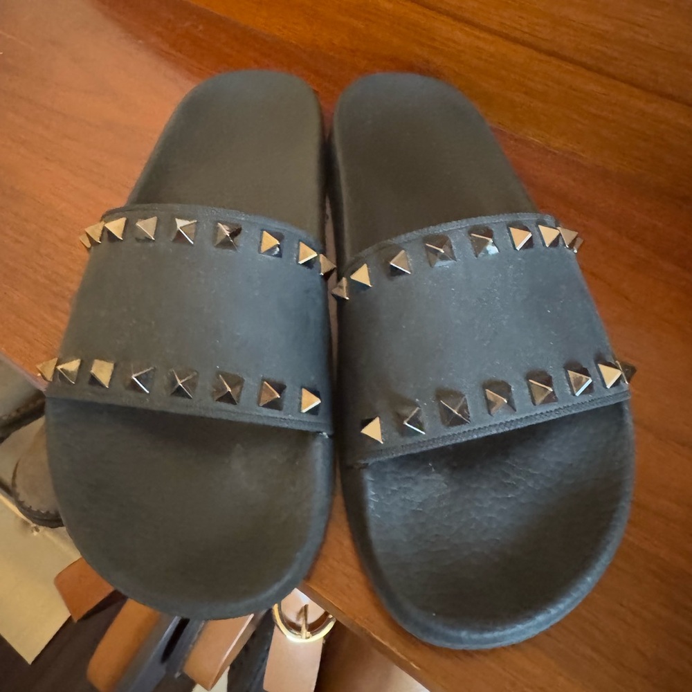 Valentino rock slides